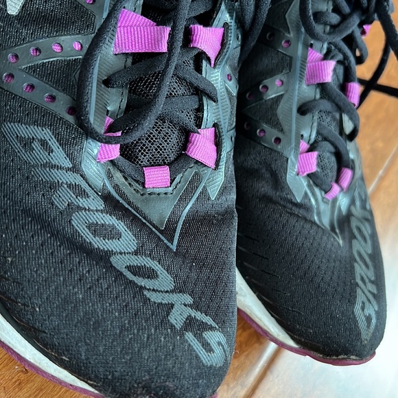 Brooks Women’s running sneakers Neuro2 size 8.5 black used - Picture 17 of 17